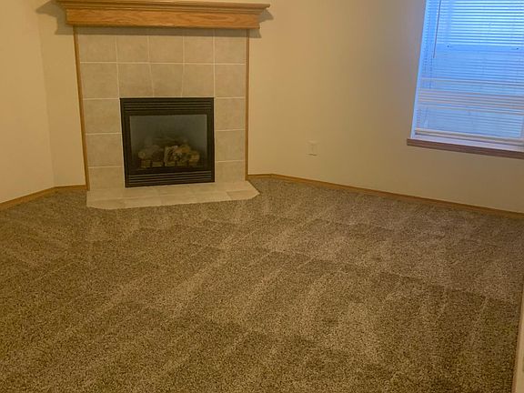 5th image of 3370 N Governeour Cir