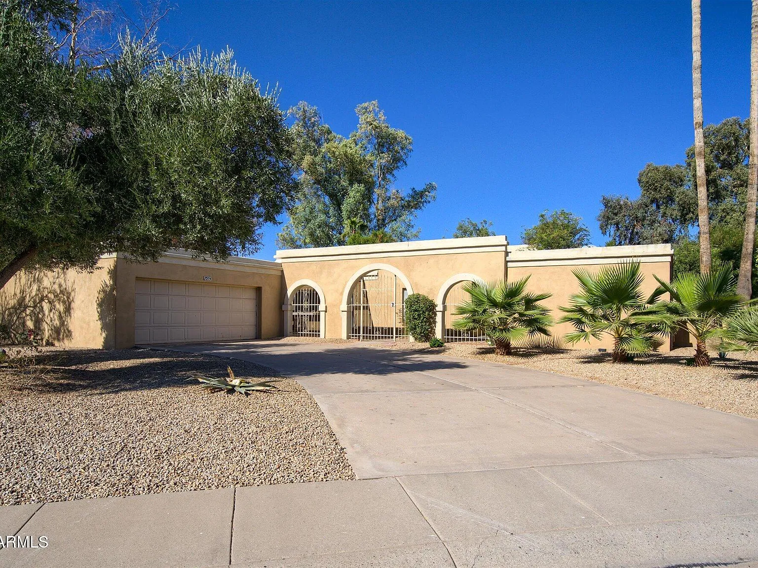 4 bed, 2.5 bath, 2852 sqft, $6,450 — Photo 2
