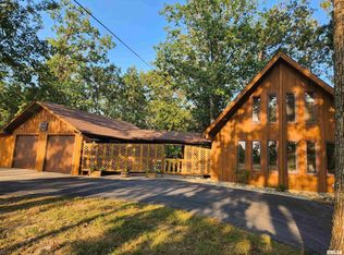 18900 N Hails Ln, Mount Vernon, IL 62864