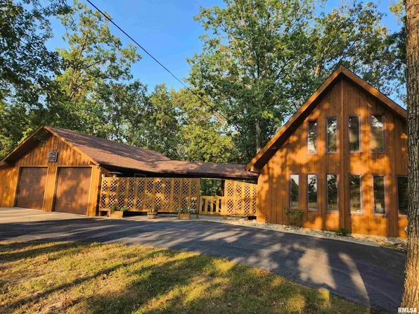 18900 N Hails Ln, Mount Vernon, IL 62864