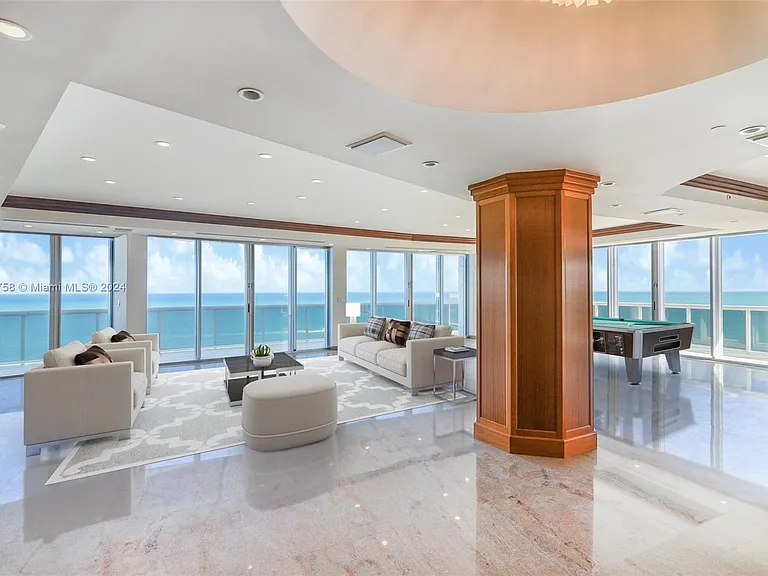 9601 Collins Ave #T4 — Photo 2