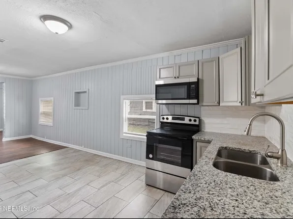 351 Golfair Blvd, Jacksonville, FL 32206