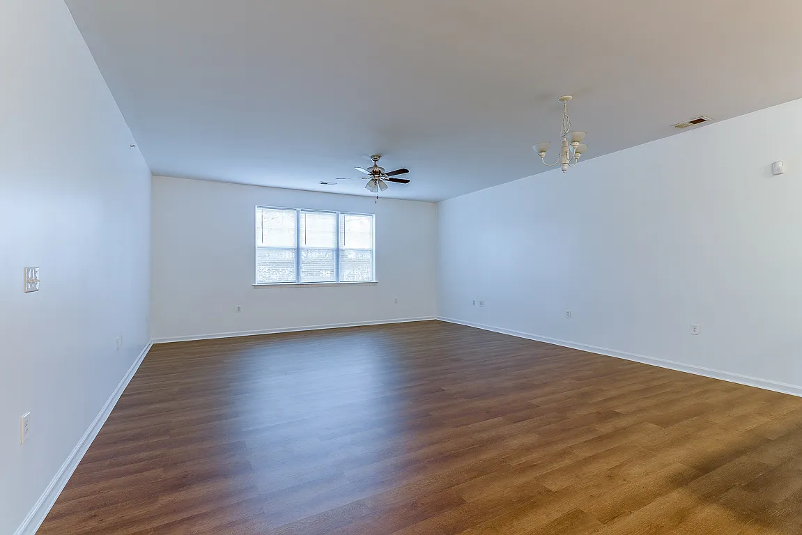 2 bed, 1367 sqft, $1,895 — Photo 4
