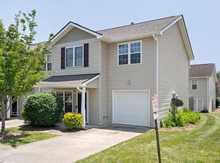 77 Yorktown Cir, Fletcher, NC 28732