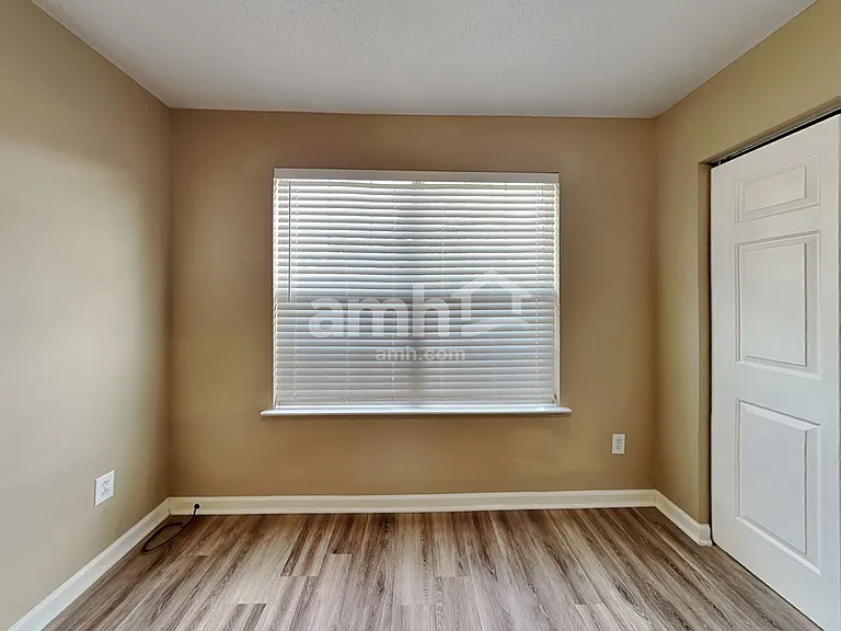 208 Winding Willow Trl — Photo 14