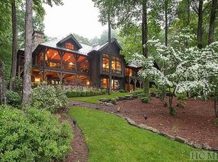 151 Cardinal Dr E, Lake Toxaway, NC 28747