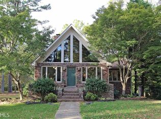 375 4th St, Newnan, GA 30263