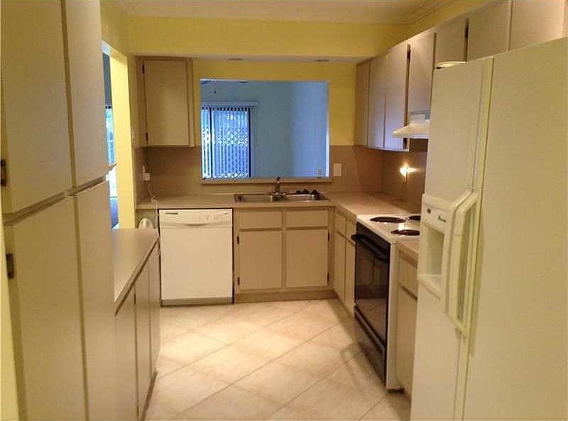 1st image of 468 SE 14th St #468