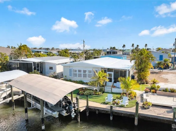 2971 Bounty Ln, Saint James City, FL 33956
