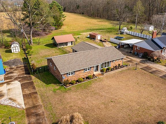 2nd image of 648 Edgewood Cir