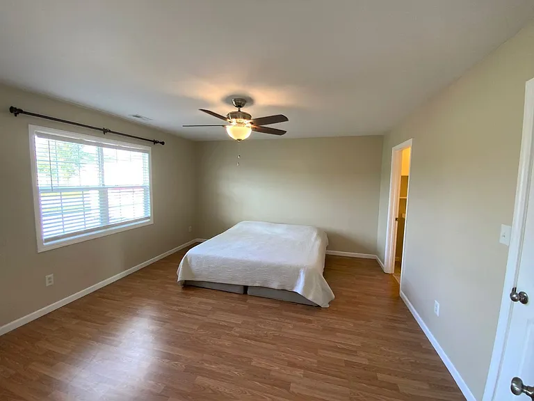 205 Zachary Ln — Photo 7