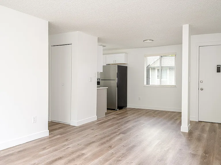 Westwood Green Apartments — Photo 41