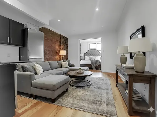 300 East 73rd Street image 1 of 4