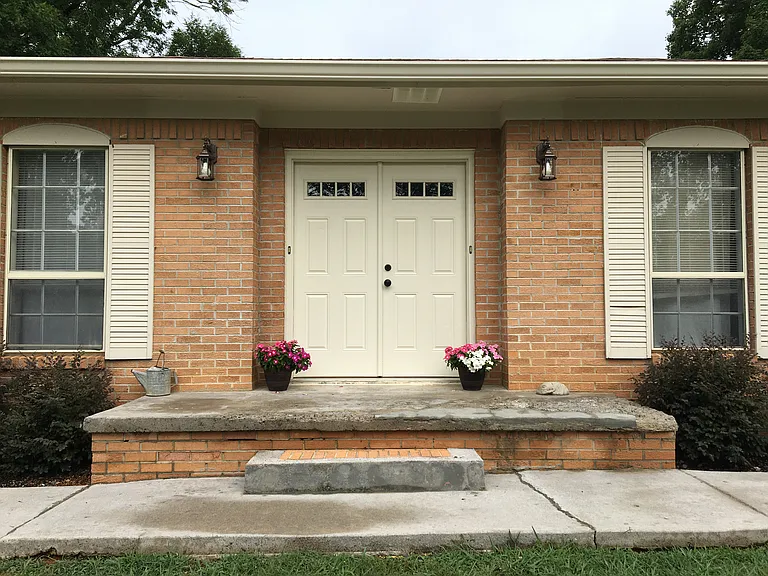 2807 Pine Dr NE — Photo 3
