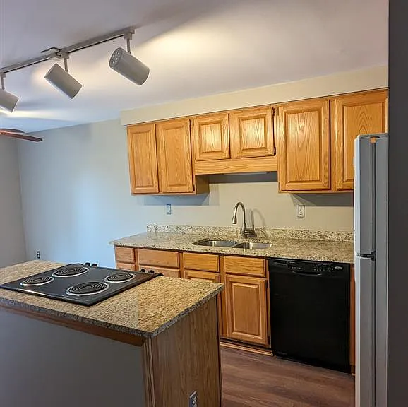 302 E Ann Arbor Trl — Photo 6
