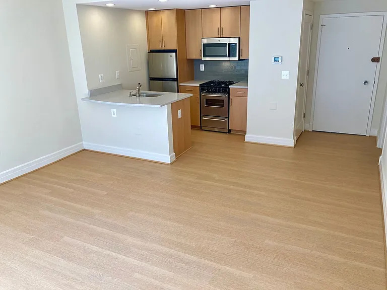 1255 New Hampshire Ave NW — Photo 73