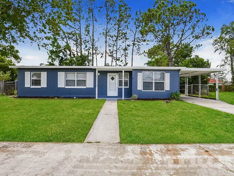 944 Shorecrest Ave — Photo 1