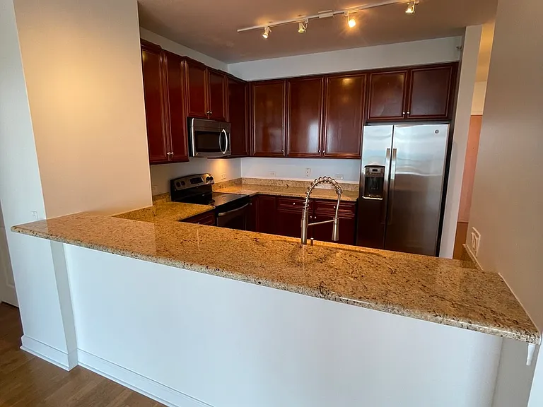 100 14th St #2504 — Photo 3