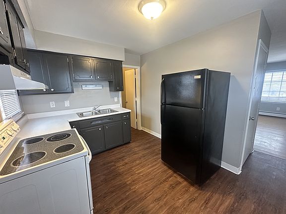 4th image of 4960 Hinsdale Ave APT 1
