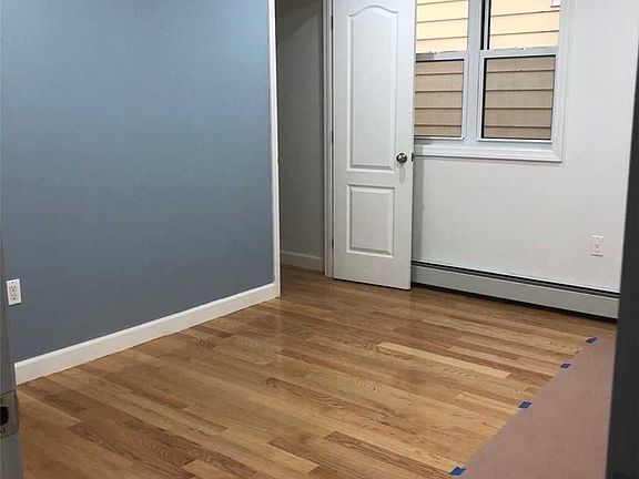 5th image of 50-11 39th Pl Floor 1