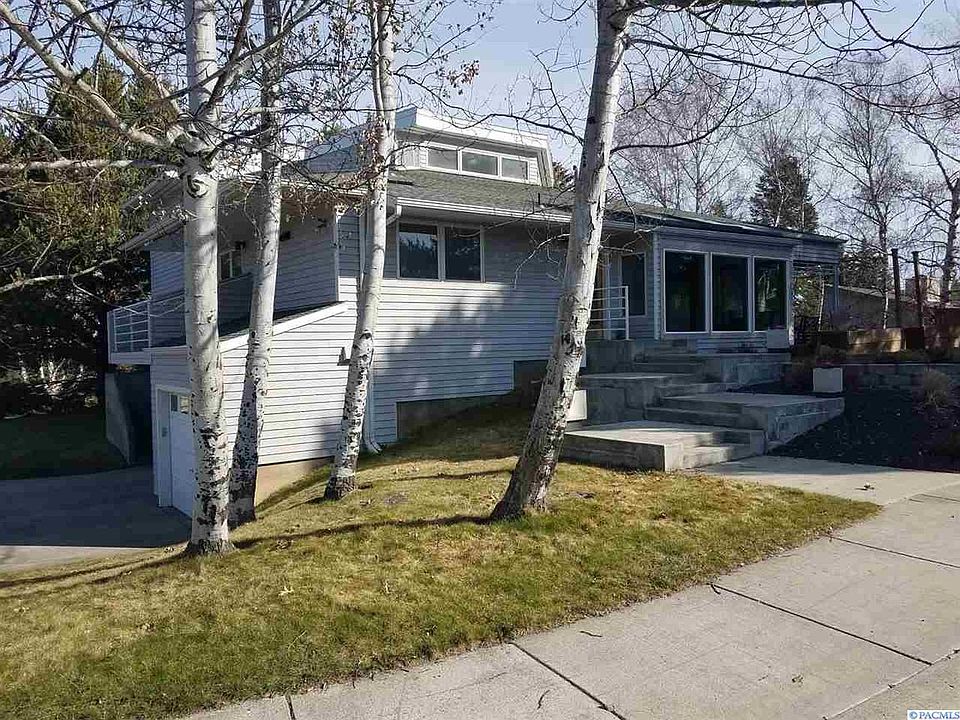 1st image of 770 SE Sherwood Ct