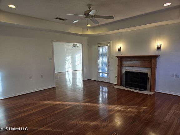 5th image of 13133 Hawthorn Pl