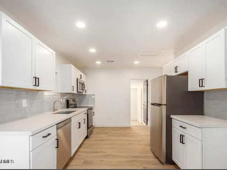 E Fairmount Ave — Photo 2