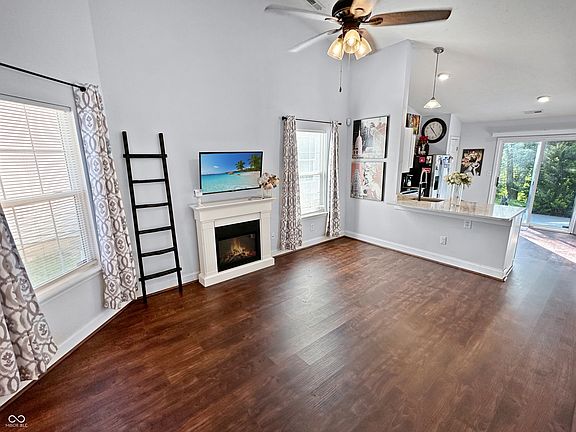 5th image of 6442 Titania Dr