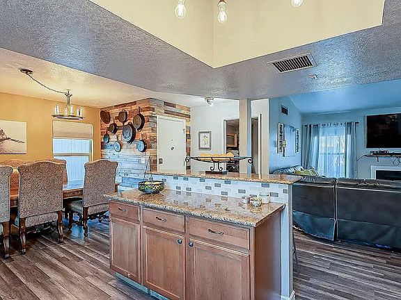 4th image of 4765 N Woodside Dr