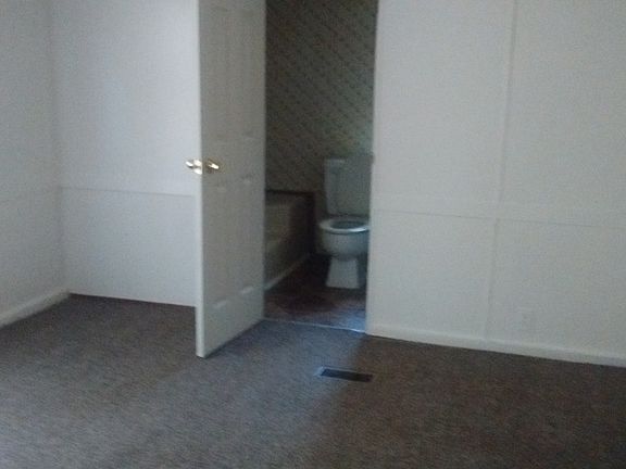 4th image of 3330 Island Dr
