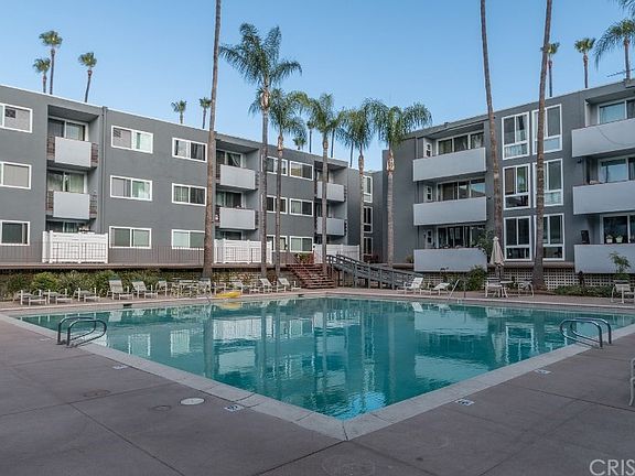 3rd image of 4915 Tyrone Ave APT 229