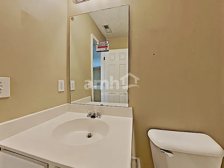 409 Avery Ct — Photo 21