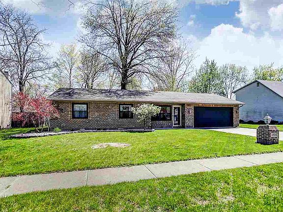 2nd image of 4804 Queensbury Dr