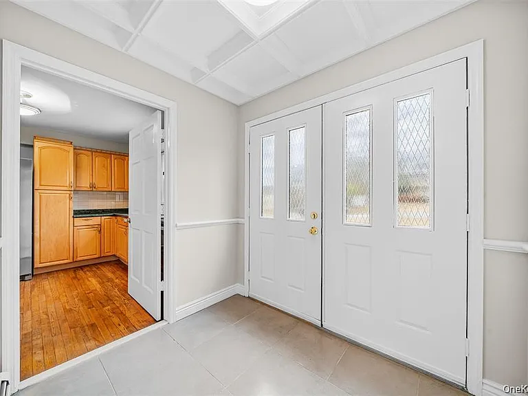 10 Leone Ct — Photo 2
