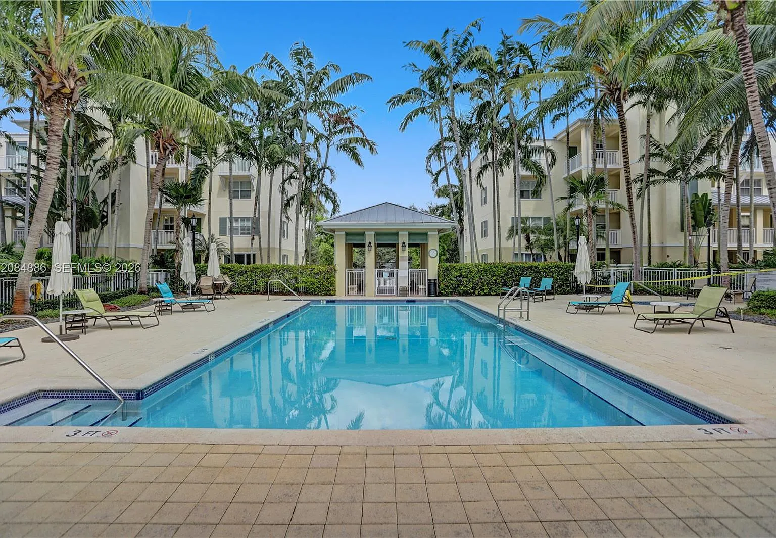 3 bed, 2.5 bath, 2040 sqft, $5,800 — Photo 3