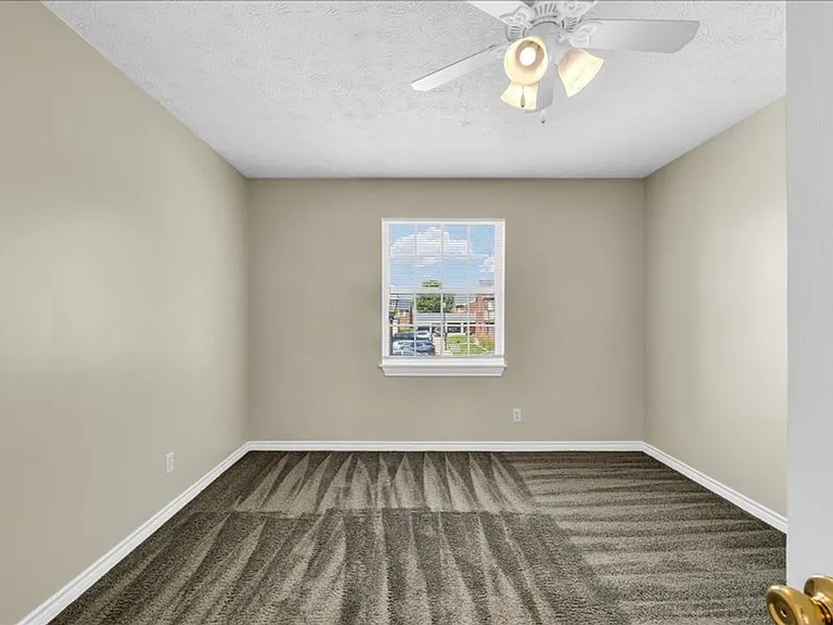Parkview Apartments — Photo 14