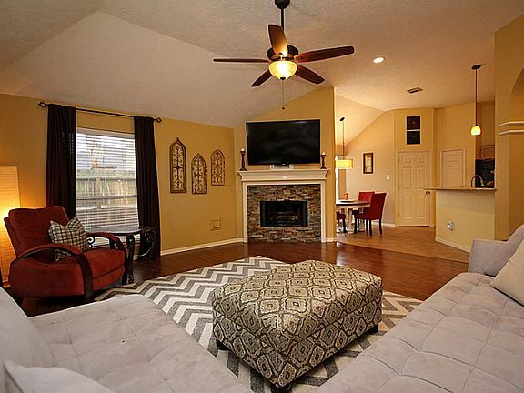2nd image of 1027 Wentworth Dr