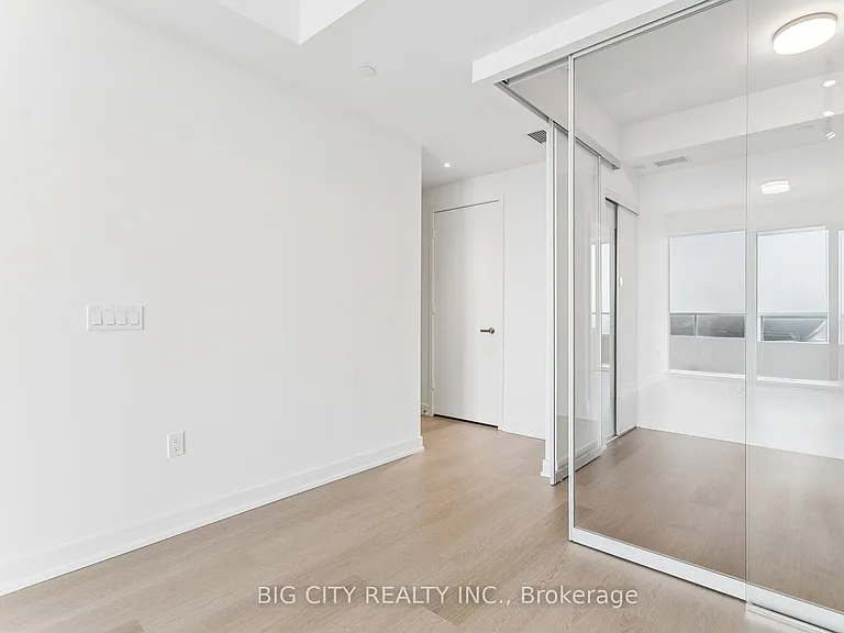 448 Burnhamthorpe Rd W #4501 — Photo 7