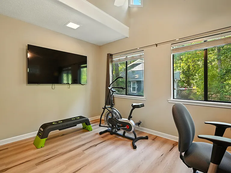4002 Westfield Dr — Photo 29
