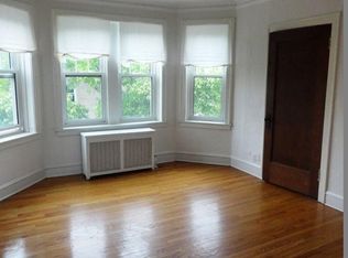 2457 W Fargo Ave APT 1, Chicago, IL 60645