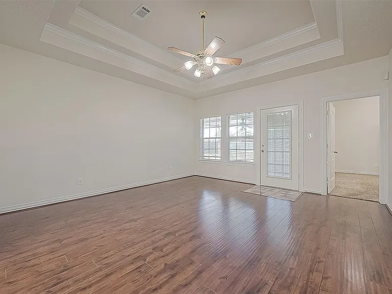 1189 Lovett St — Photo 17