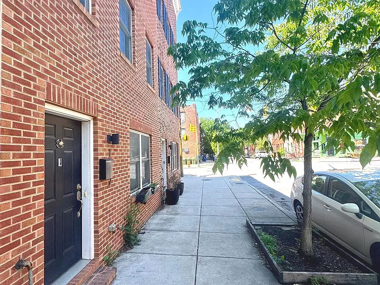 1502 S Charles St — Photo 2