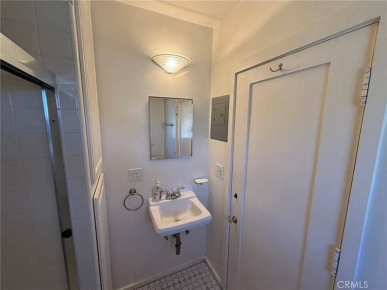 940 Norumbega Dr — Photo 10