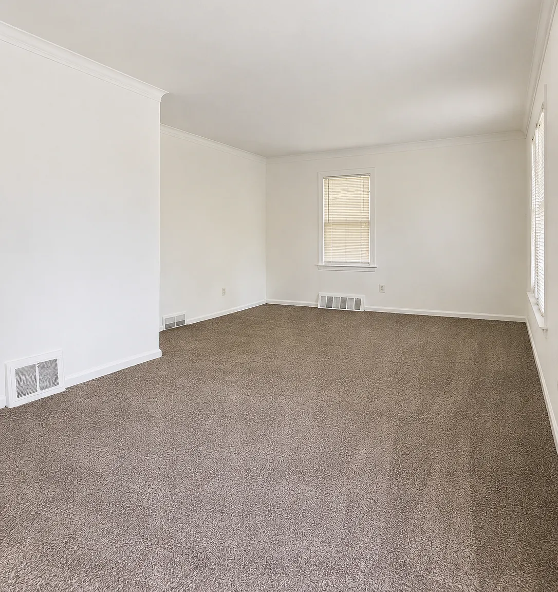 3 bed, 1000 sqft, $1,600 — Photo 1