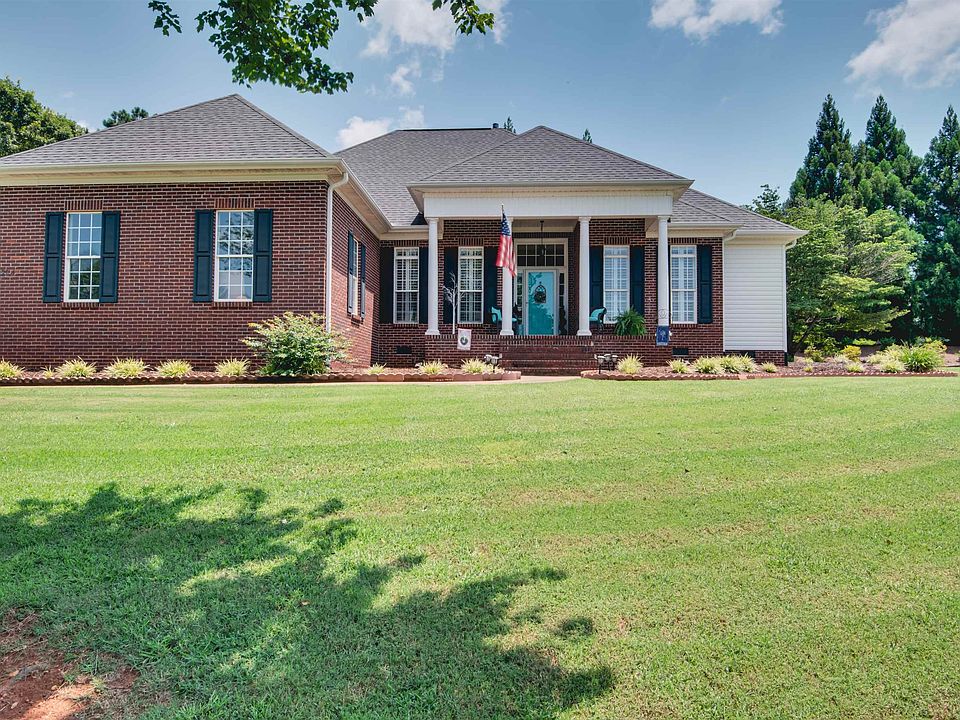 1st image of 324 Winding Oak Dr