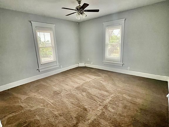 3rd image of 4224 E Washington St APT 4