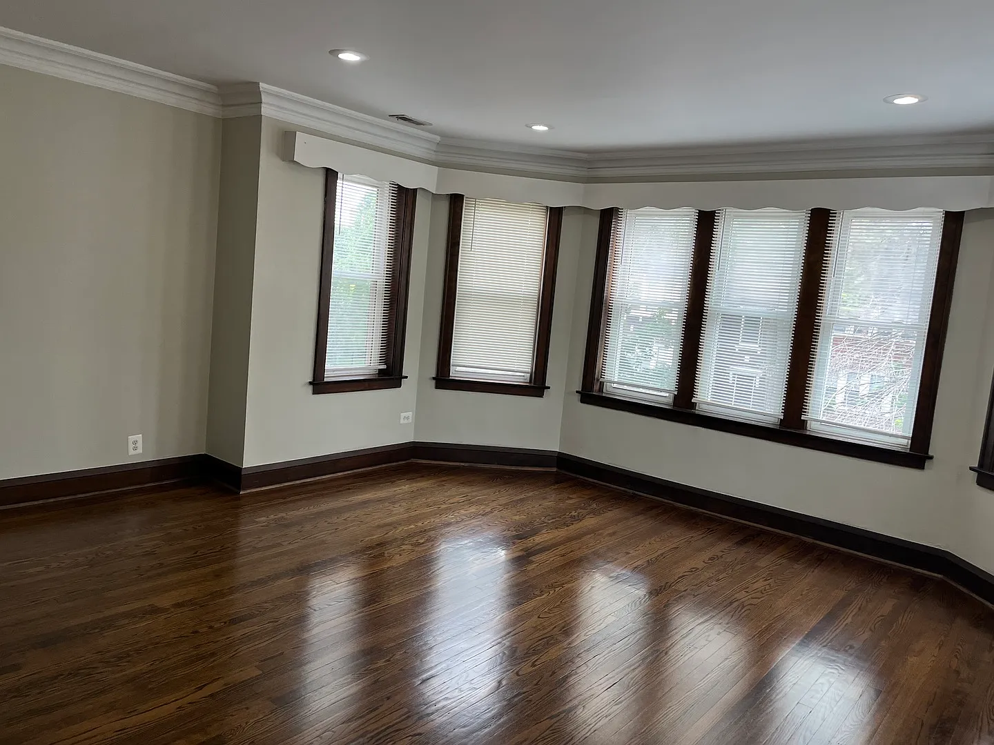 2 bed, 1100 sqft, $1,600 — Photo 4