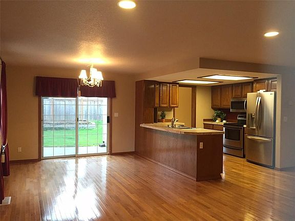 3rd image of 1242 Wickie Pl SE