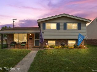 15611 Dugan St, Roseville, MI 48066