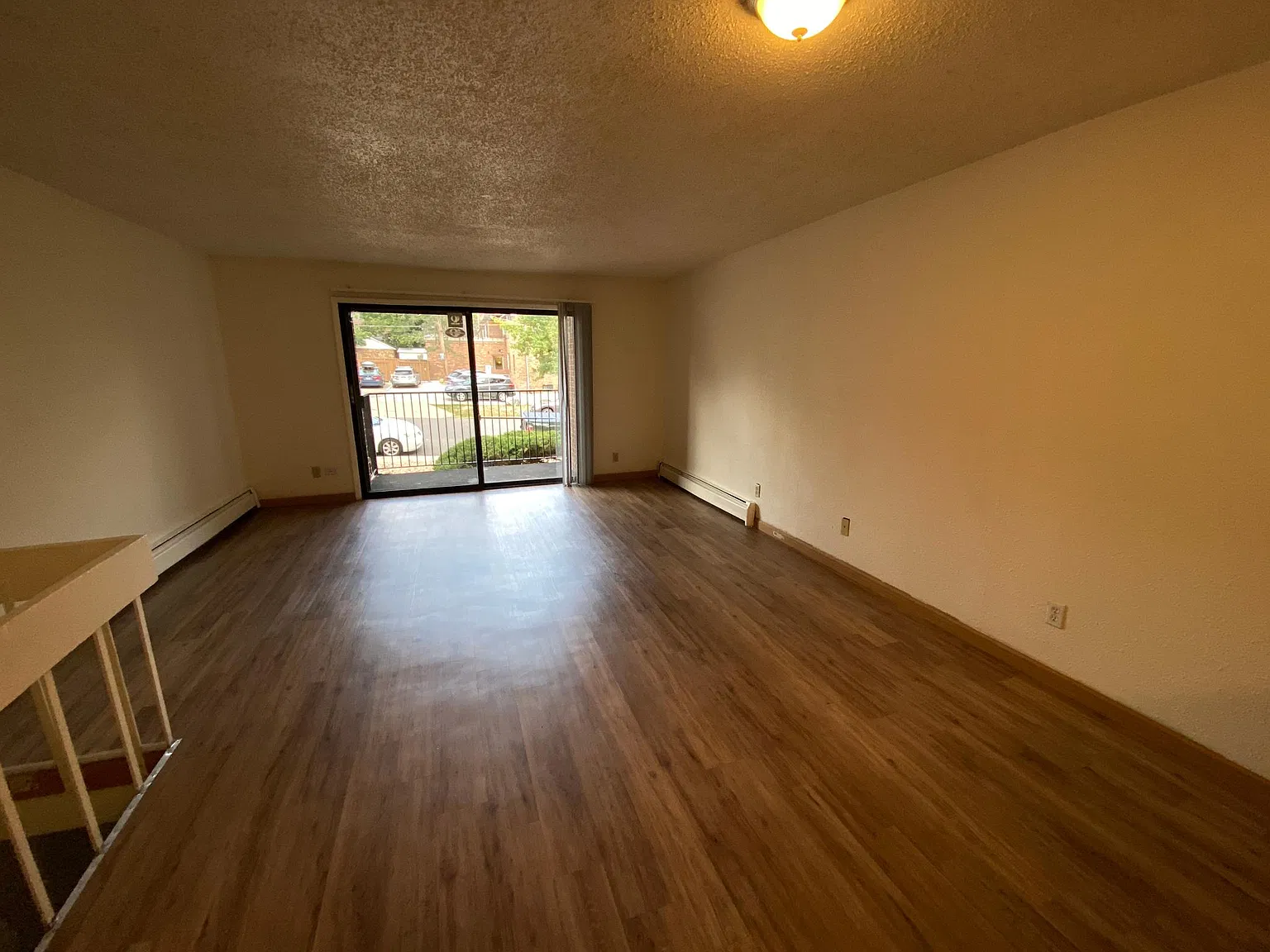 2 bed, 1.5 bath, 992 sqft, $3,300 — Photo 2